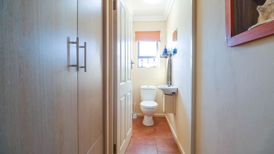 2 Bedroom Property for Sale in Stilbaai Wes Western Cape